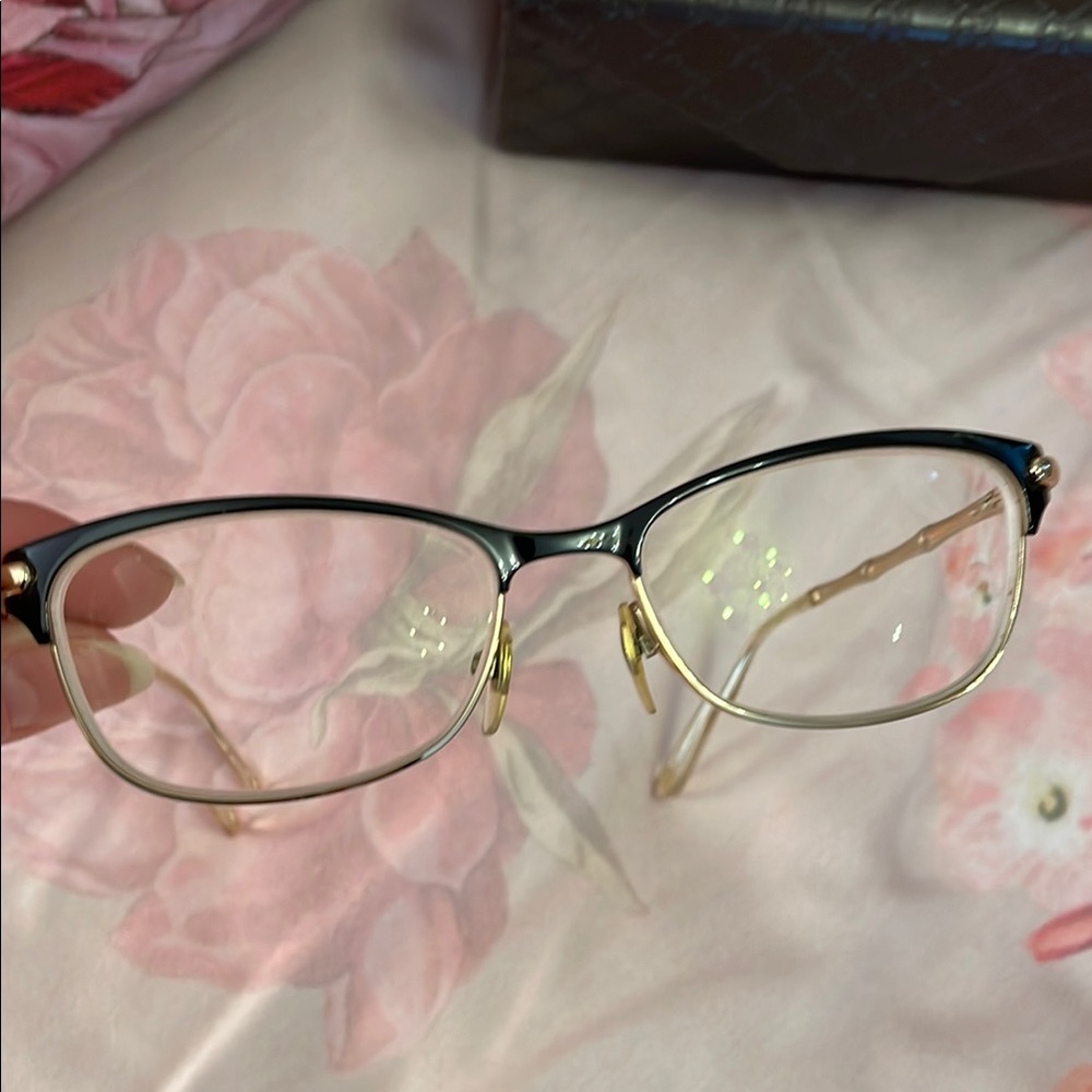 Gucci Black and Gold Designer Glasses - Picture 10 of 10
